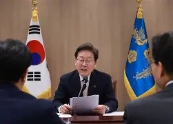 <b>이재명</b> 대통령 <b>지지율 최고치</b>