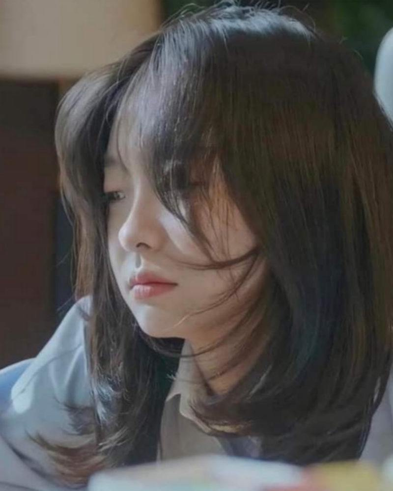 둥근 얼굴형 찰떡인 김다미 중단발! 너무 예쁜 레이어드컷 올여름 도전해보실 분?!✨