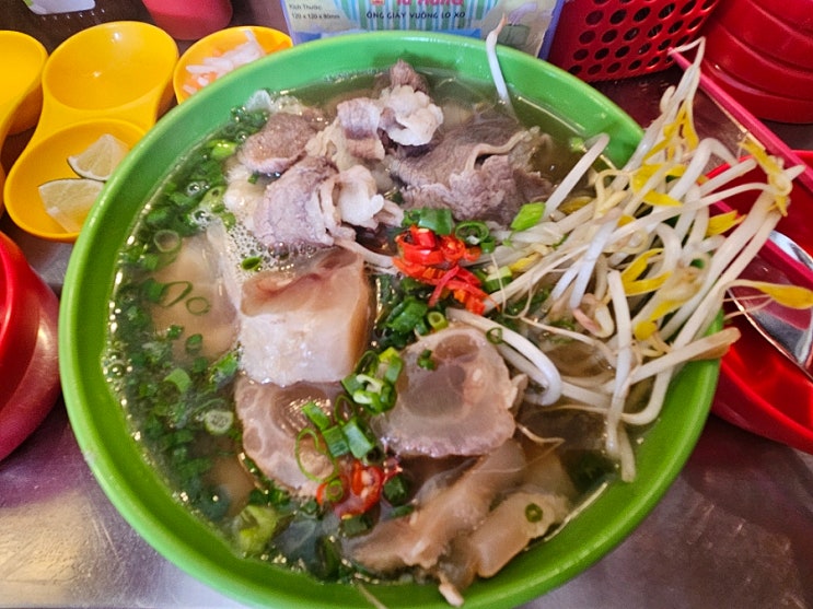  제주 동문시장 맛집 ‘적점’에서 만나는 진한 제주쌀국수