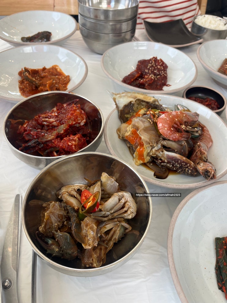  남해 여행 3편 :: 게장맛집 여수 정다운식당, 카페 모이핀 오션점
