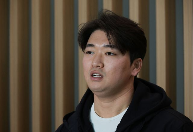 <b>고우석</b>, 미국에 남아 도전 이어간다…<b>디트로이트</b>와 <b>마이너</b>... 