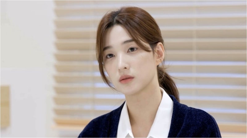 율희, 이혼 후 더욱 빛나는 미모! 러닝복 자태로 완벽 몸매 과시