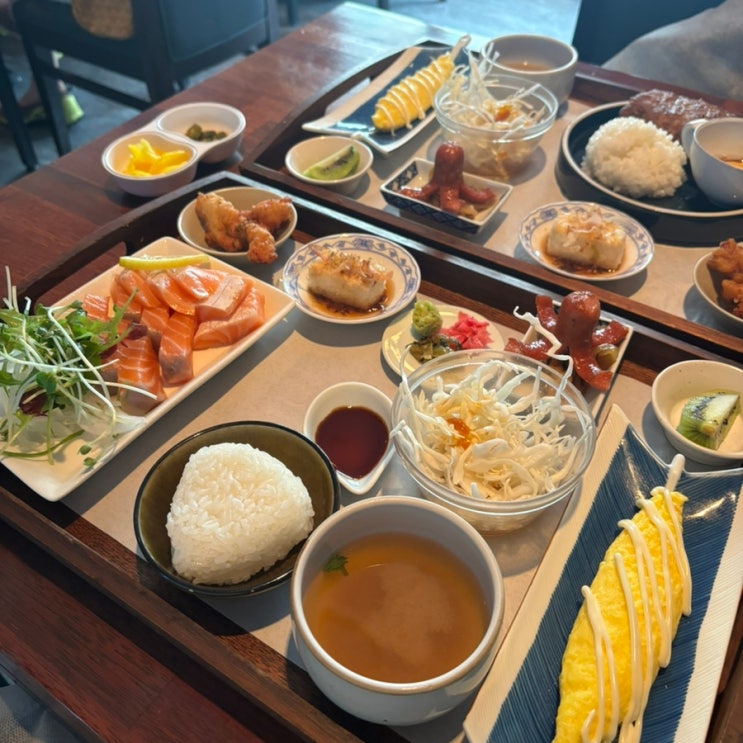  홍대일본가정식맛집 명호야식탁, 연어 사시미 · 함박 점심 해결 후기
