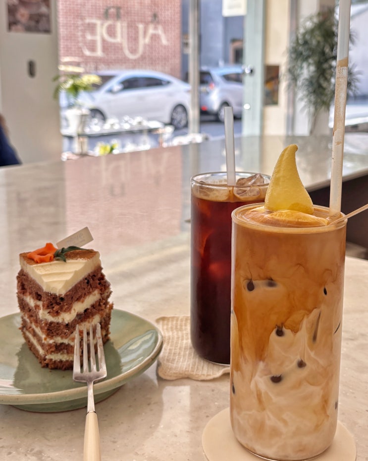  춘천 디저트 맛집, 애막골 카페 초당 옥수수 라떼 추천 오브 에스프레소 바 & 레브 케이크