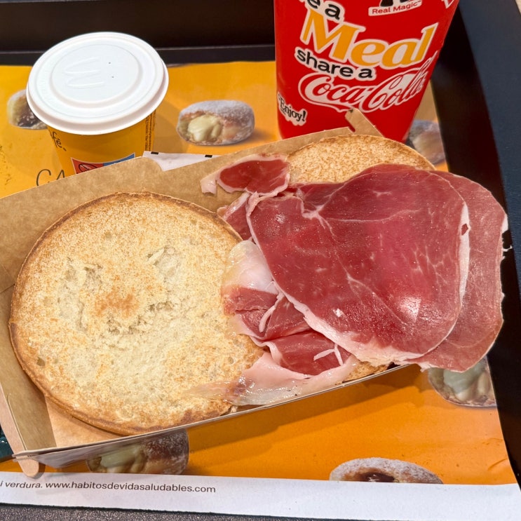  스페인 여행 간식 맥도날드 아침 메뉴 하몽맥모닝 후기