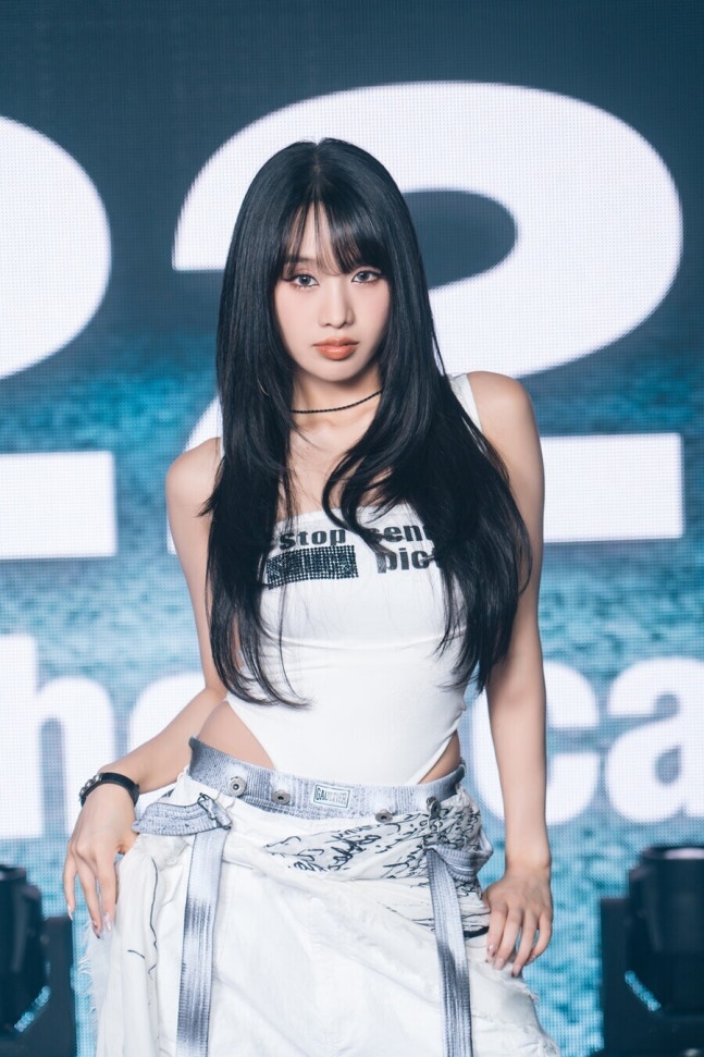 <b>나띠</b>, ‘더쇼’ 녹화 중 무대에서 <b>부상</b>…소속사 “<b>안무</b> 최소화... 