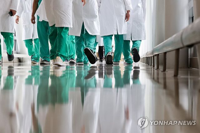  박단 사퇴에 전공의 새 비대위 '급물살'…의정갈등 새국면 맞나(종합)