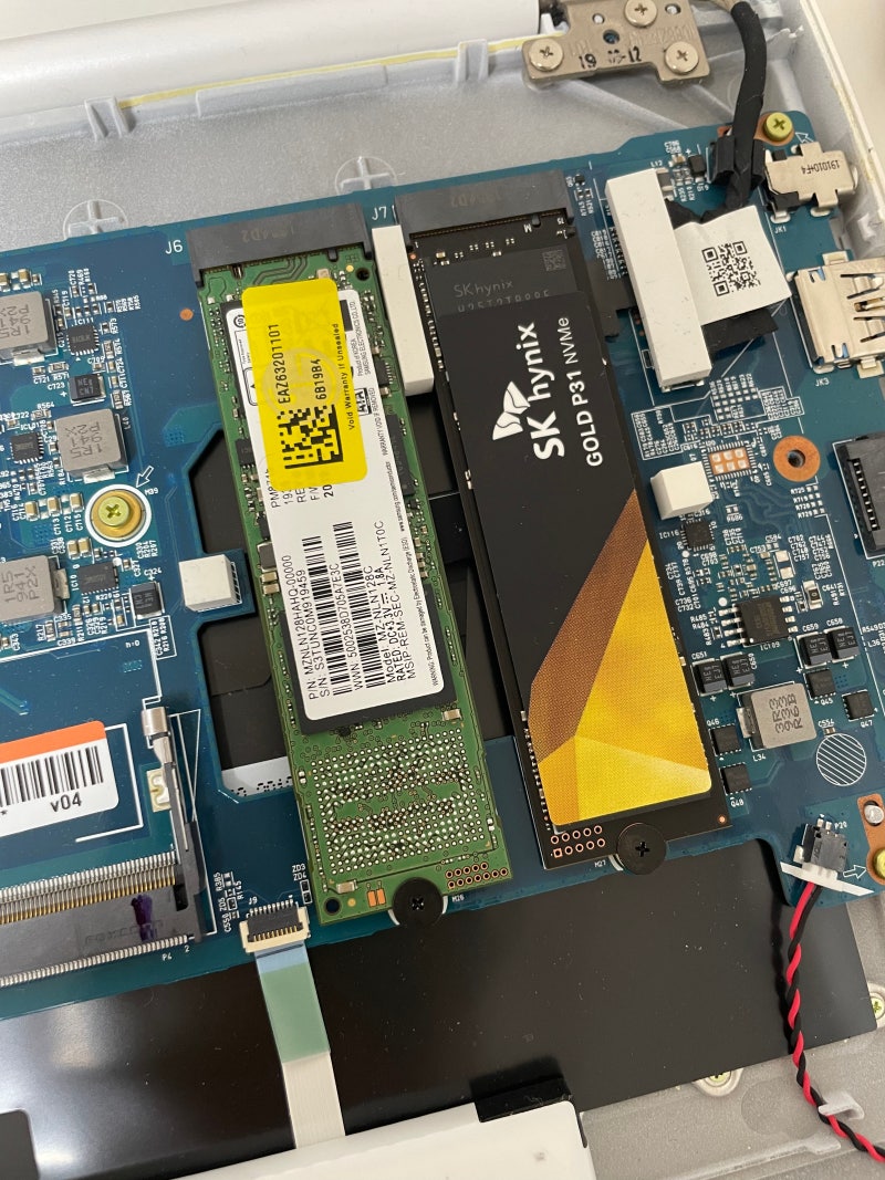 LG 그램 17인치 2019년형 램추가 업그레이드(DDR4 8기가 PC4 2400Mhz) 어렵지 않아요~