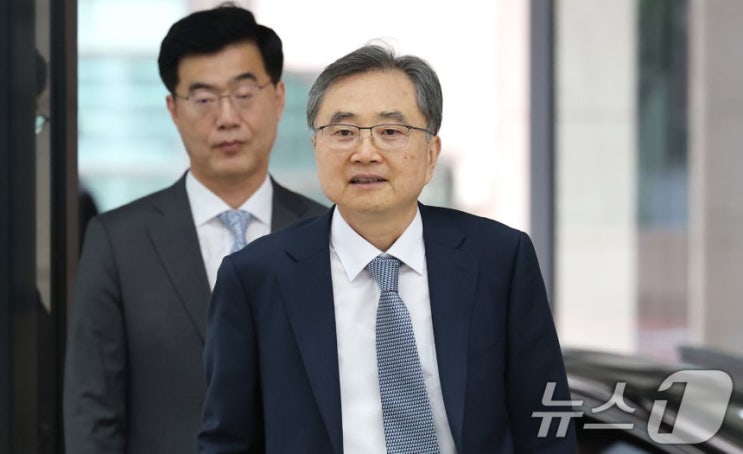 <b>외교부장관</b>, <b>조현</b> 프로필