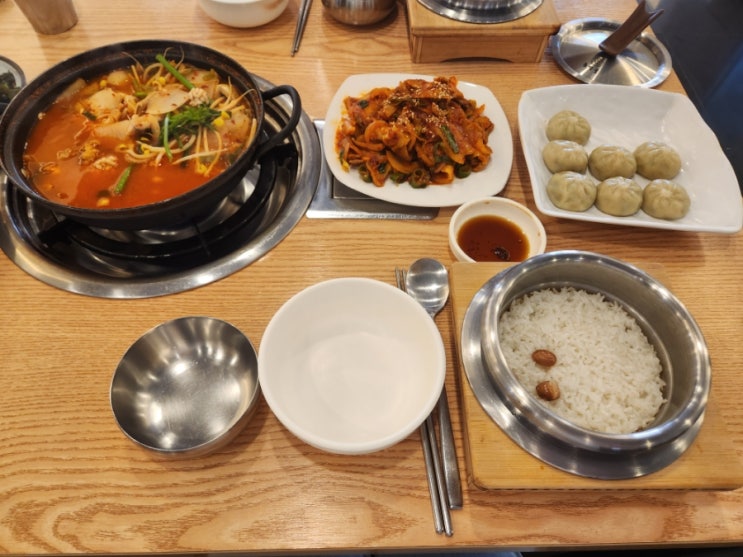 제주공항 점심식사로 최고! 연동 동막골에서 얼큰 동태찌개 한상 푸짐하게 맛본 후기