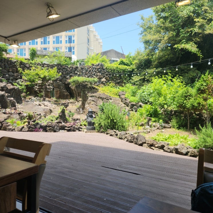  조천 맛집 제주삼춘 함덕해수욕장 흑돼지 정원도 예쁜 식당