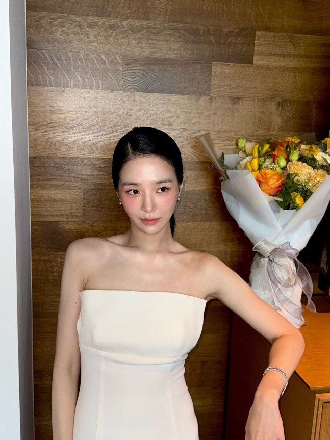 <b>박규영</b>, <b>오징어게임</b>3 앞두고 눈부신 화이트 드레스 자태... 