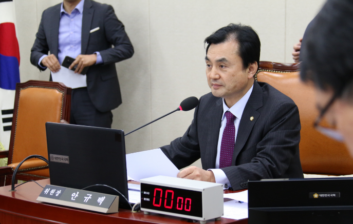 <b>안규백</b>은 방위 출신 국방장관 안돼? ㅡ 국힘 대통령 다 미필... 