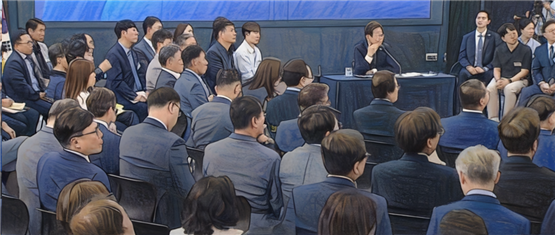 국민 속의 <b>이재명 대통령</b>, 호남 <b>타운홀 미팅</b>