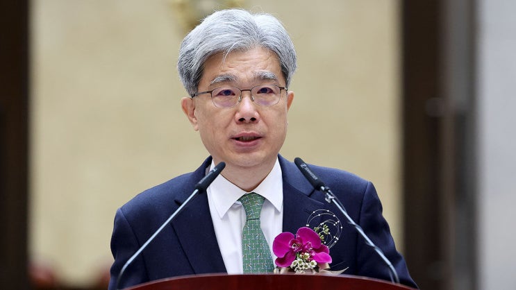 <b>김상환</b> 전 대법관, <b>헌재소장</b> 지명…사법개혁과 정치중립의... 