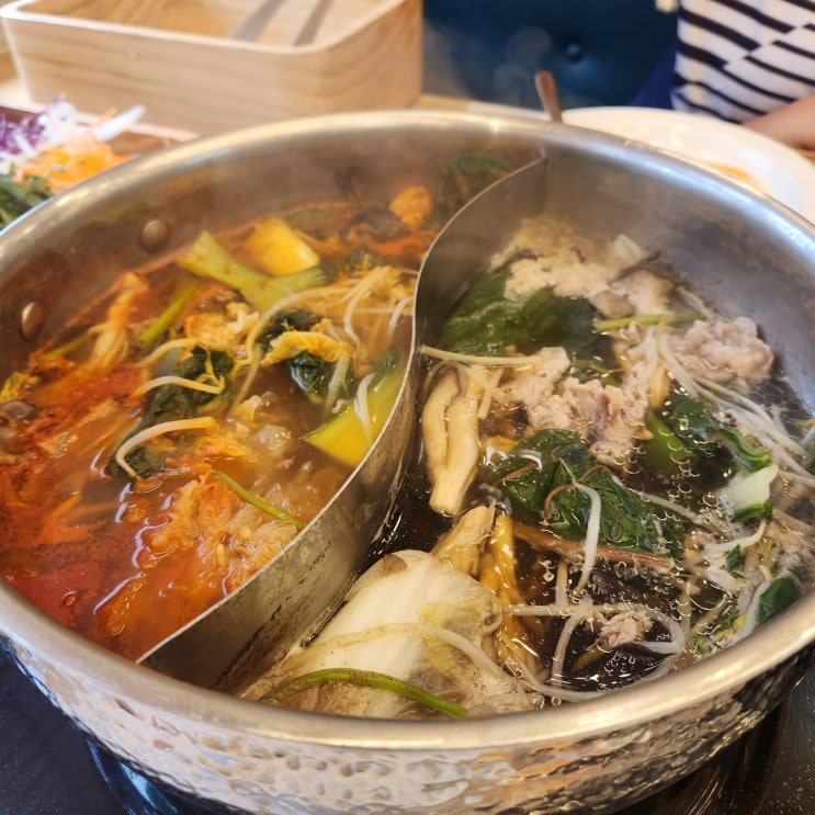  무제한뷔페를 즐길 수 있는 중랑구샤브샤브 '샤브올데이서울신내점'