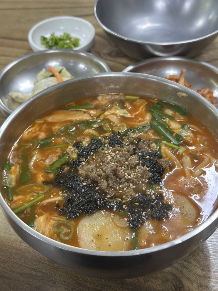  강릉역 근처 혼밥 장칼국수 어묵김밥 까치장칼국수 솔직후기