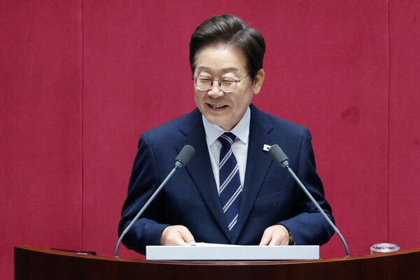  [이슈] 李대통령 첫 시정연설, 與 '환호·박수'…野 '침묵'으로 대응 '질끈' 눈 감기도