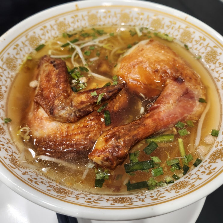  트레이더스 푸드코트 먹거리 _ 닭반마리쌀국수 & 빠에야