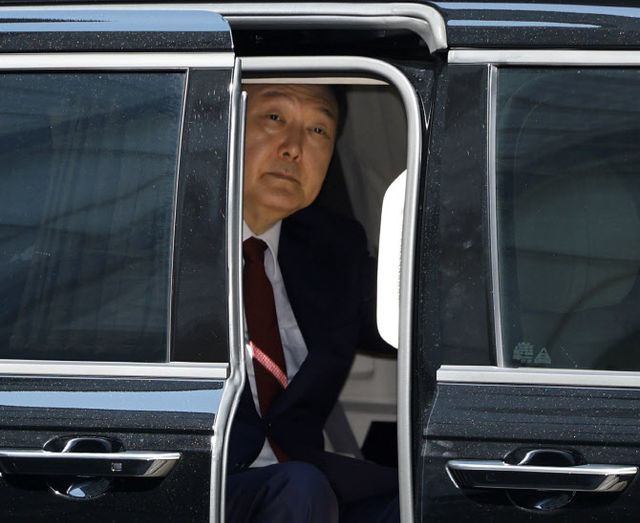  출석한다던 尹, 돌연 "지하 출입 아니면 불응"…소환 신경전