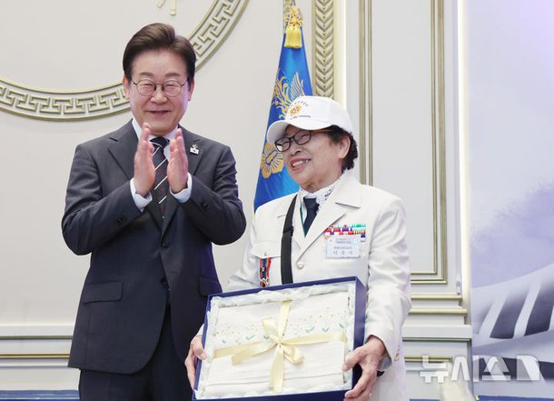 [속보] <b>이재명 대통령</b>, 호국<b>보훈</b>의 달 기념 청와대 영빈관 초청... 