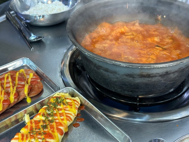  아산 탕정 고기가 통으로 들어간 내돈내산 맛집 백채 김치찌개