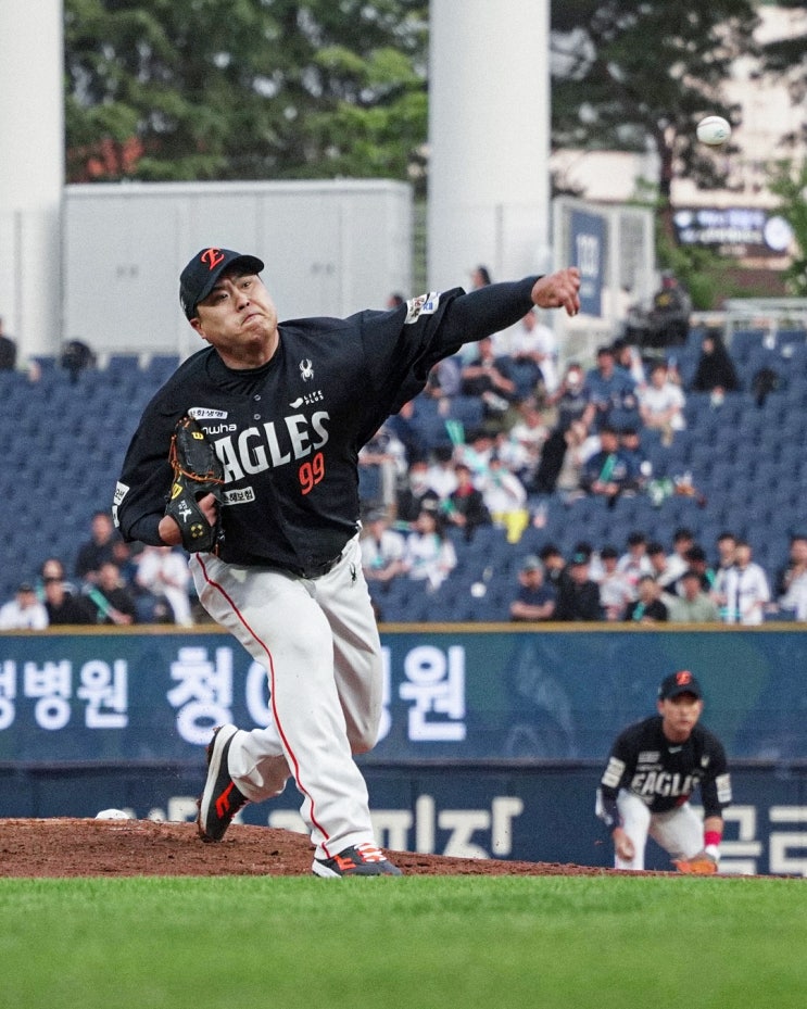 <b>샐러리캡</b>에 '래리 버드 룰' <b>도입</b> 논의…추가 영입 가능해진 한화