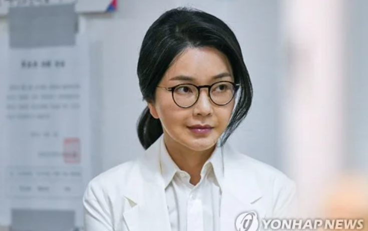 <b>김건희 여사</b> 11일 만에 <b>퇴원</b>…특검 출석엔 "정당하면 응하겠다"