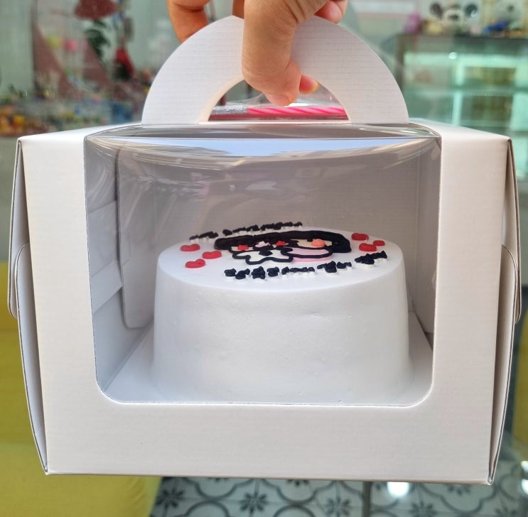  망원동 레터링케이크 | 단백하고, 느끼하지 않은 생크림, 픽셀