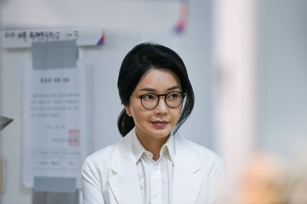 [속보] <b>김건희 여사</b>, <b>퇴원</b>은 하지만… 특검 조사는 아직?