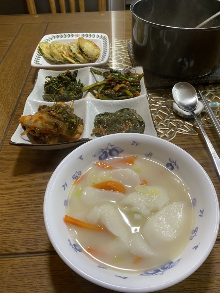  사골곰탕 활용하여 간단한 저녁 만들기 신이내린곰탕 유아가 먹기에도 부담없는 한우사골