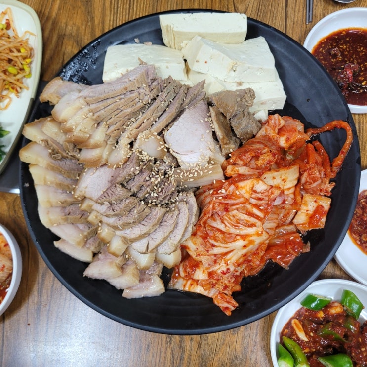  석촌역맛집:[초당손두부]/ 두부보쌈 맛있어요! 양도 많아요! 배터져요! 노포감성! 할머니가 해주시는 맛!