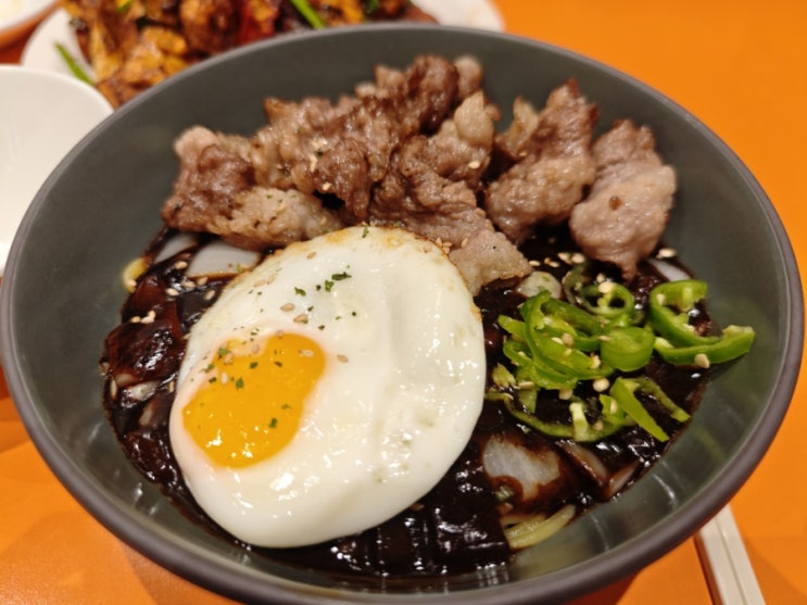  용인 수지구 성복역 맛집! '차이들 롯데몰수지점'에서의 중식 여행! 깔끔한 분위기의 인테리어로 분위기도 좋아요.