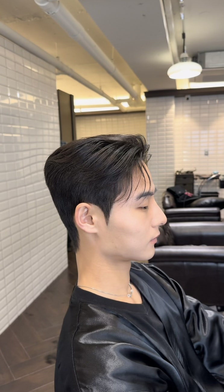  왕십리미용실 맨드살롱왕십리역점 슬릭백언더컷 디자이너수민