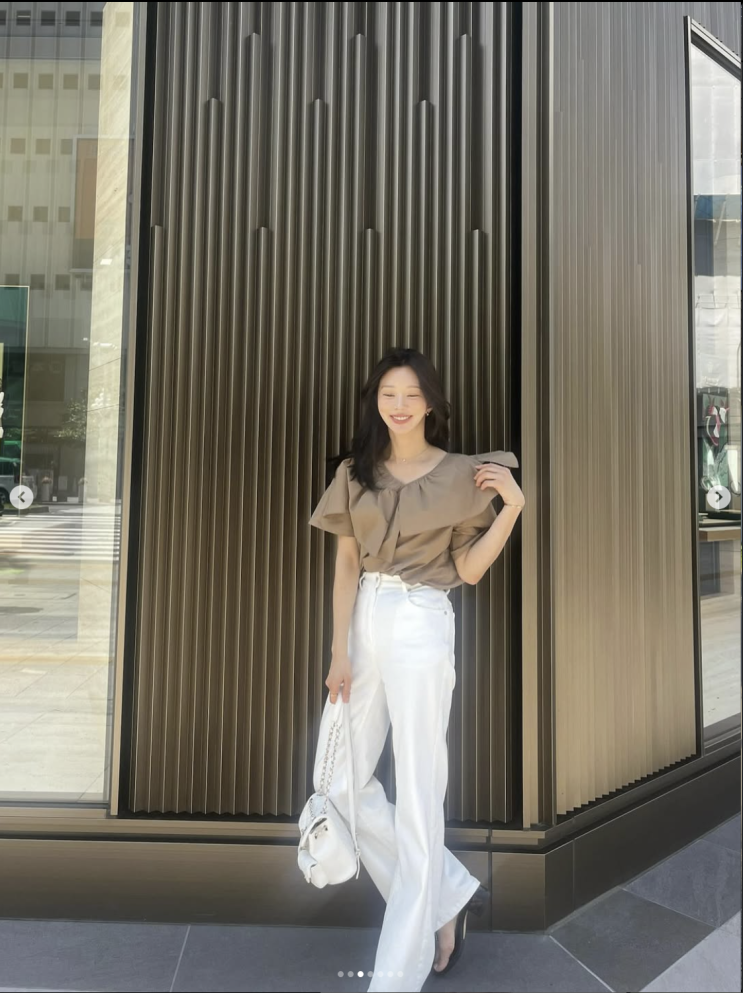  [셀럽 패션] 햇살보다 반짝이는 휴가룩 이주빈의 프릴 블라우스 어디꺼?
