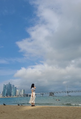  [부산] 뚜벅뚜벅 2박 3일 알찬 여행 (2): 해변열차 청사포 정거장, 해물라면, 밀락더마켓, 포르쉐 팝업, 포디움다이브, 광안리 해수욕장, 윈덤그랜드 부산