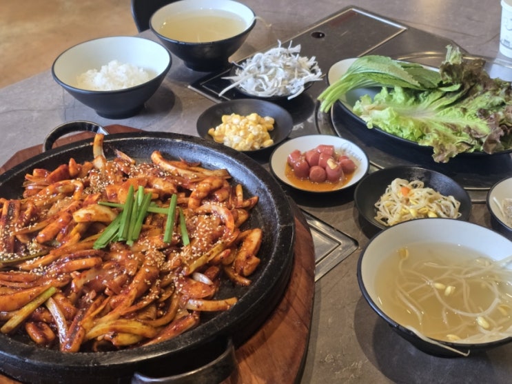  파주 야당 점심 식사하기 좋은 가성비 식당 오징어볶음 맛집 - 해탄