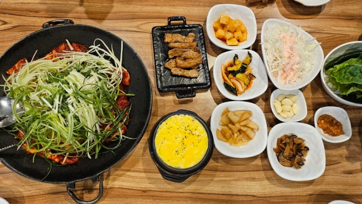  제주 조천읍 '멋진만남': 아이도 먹을수 있는 맵지않은 부드러운 오리두루치기 맛집