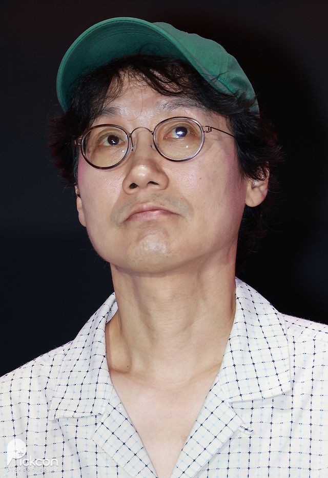황동혁 감독, '오징어게임' 시리즈…'다 이루었다' 표정 [포토]