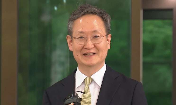 <b>봉욱</b> 신임 <b>민정수석</b>, 검찰·법무·정책 두루 꿰찬 '기획통'