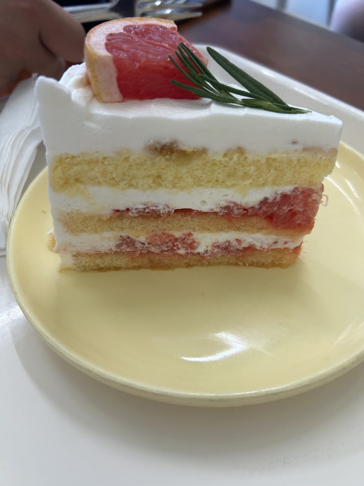  [안암역] 고려대학교 앞 상큼한 자몽케이크가 맛있는 감성 카페 <헤이피>