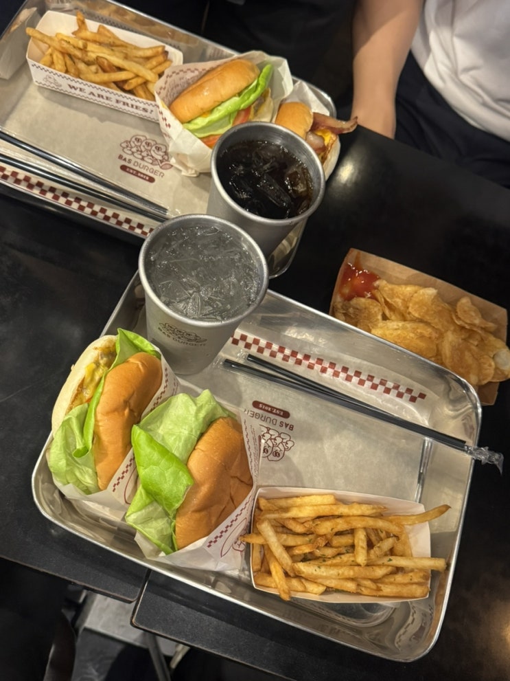  성수동 수제버거 ‘바스버거 Bas Burger 성수점’ | 뚝섬역 버거 맛집 추천