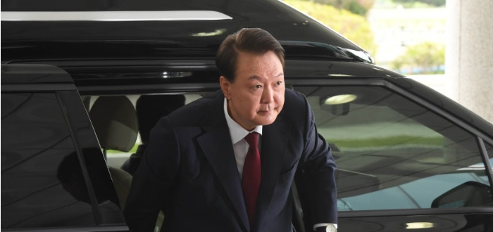 경찰<b>조사</b>는 안받겠다? <b>윤석열 내란</b>특검 첫날부터 파행