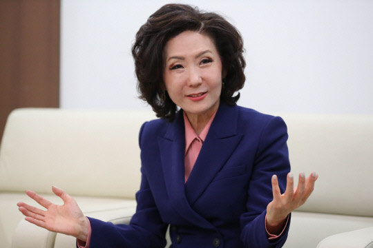 <b>이진숙</b> 교육부 장관 프로필 및... 임명 배경은 <b>서울대 10개 만들기</b>?