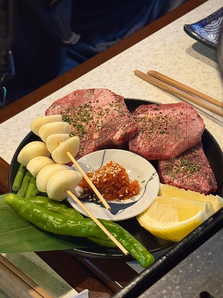  홍대 연남 일본식 화로구이 야끼니꾸, 야끼토리 존맛탱 맛집ㅣ만끽