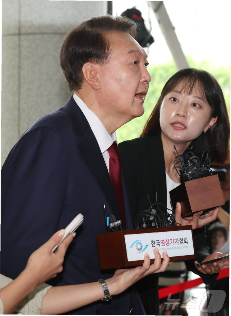 윤석열 전 대통령, 내란 <b>특검</b> 출석 <b>기일 변경</b> 요청: 7월 3일... 