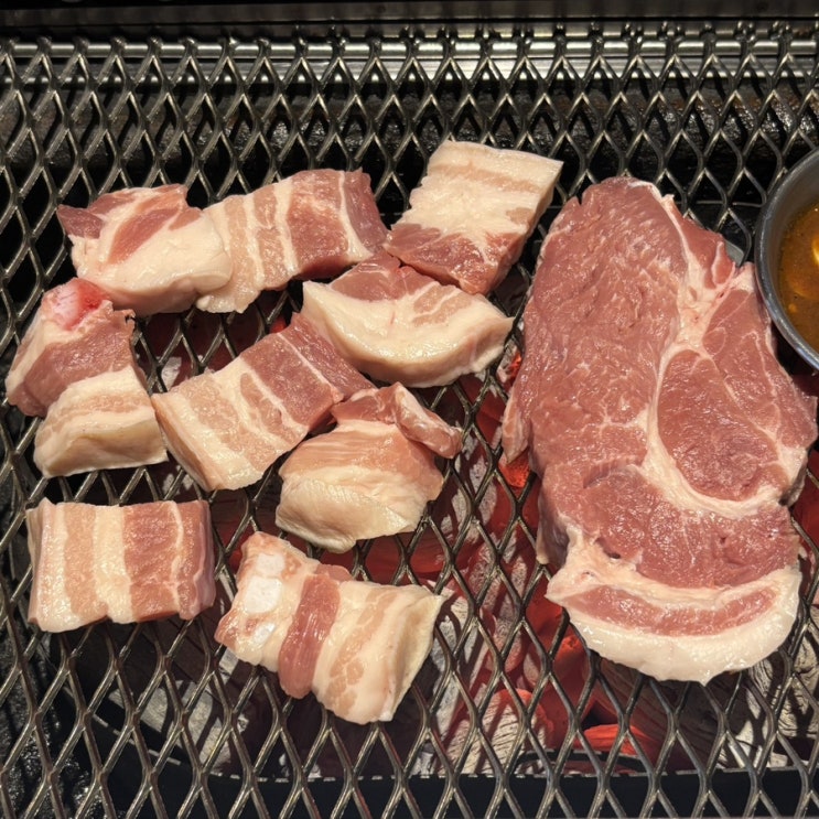  미금역 맛집 / 제주도에서 직송해오는 생고기 전문점 [ 군침 ]