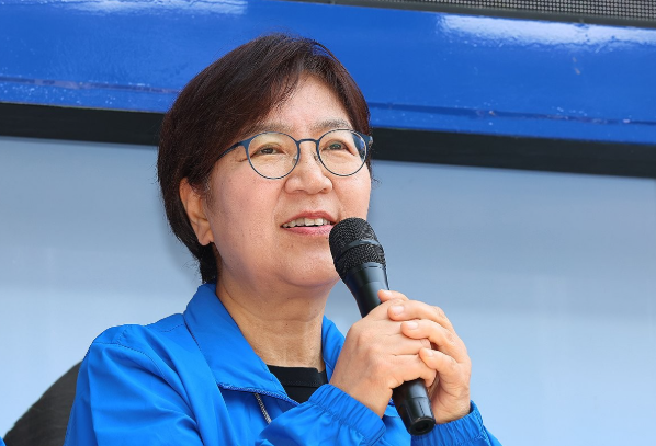 [속보] <b>정은경</b> 전 질병청장, 보건복지부 장관 후보 지명…배우자... 