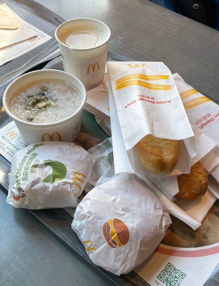 중국 맥도날드_ 맥모닝, 요우티아오 (油条), 또우장 (豆浆) , 콘지