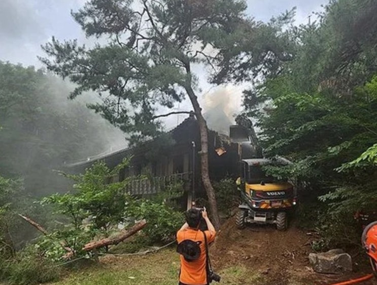 한국 3대정원 ‘<b>성북동 별서</b>’에서 <b>화재</b>…소방 대응 1단계... 